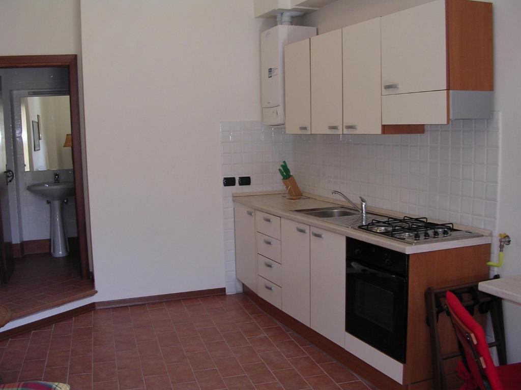 Casa Vacanze Del Pescatore 特拉西梅诺湖畔帕西尼亚诺 外观 照片